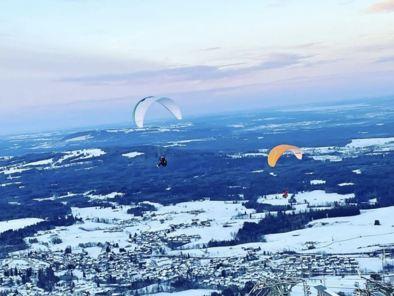 Gleichzeitig in der Luft